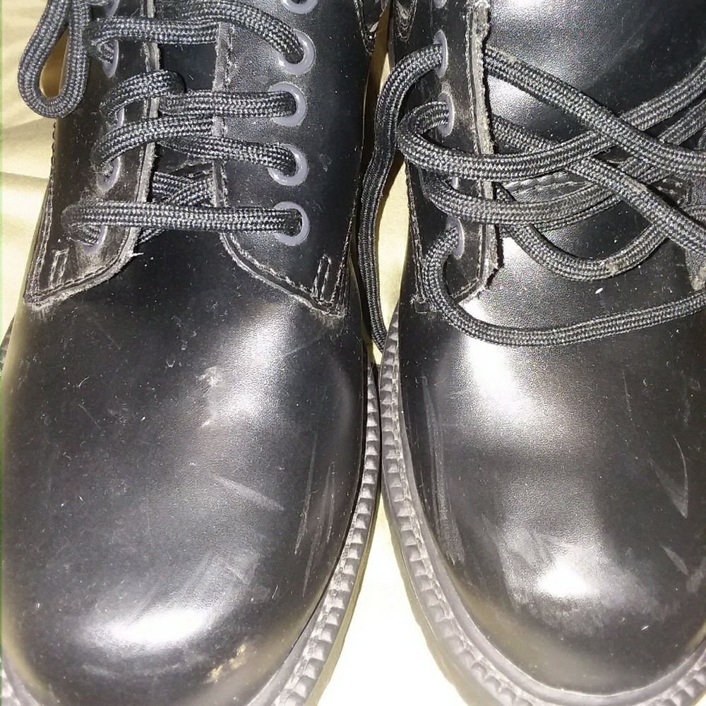 Heavy dutysafe step slip resistant thick sole shoe